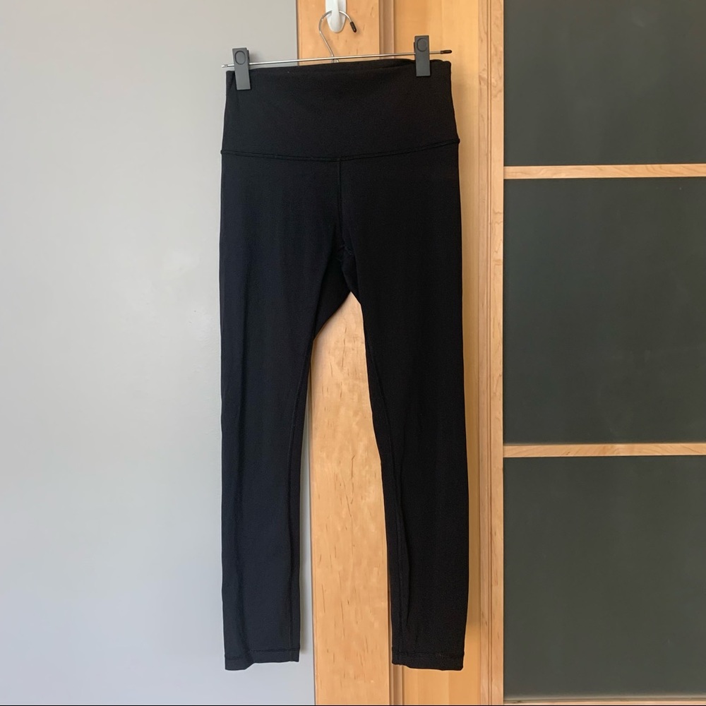 Black Lululemon leggings